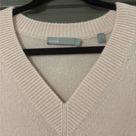 Vince Blush V-Neck 100% Cashmere Sweater